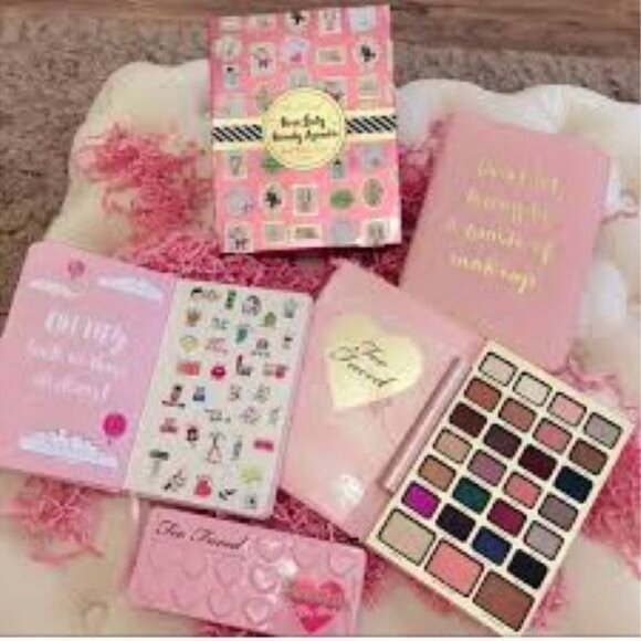 NIB RARE Limited Edition Too Faced Boss Lady Beauty Agenda Set Makeup Kit - Picture 8 of 16